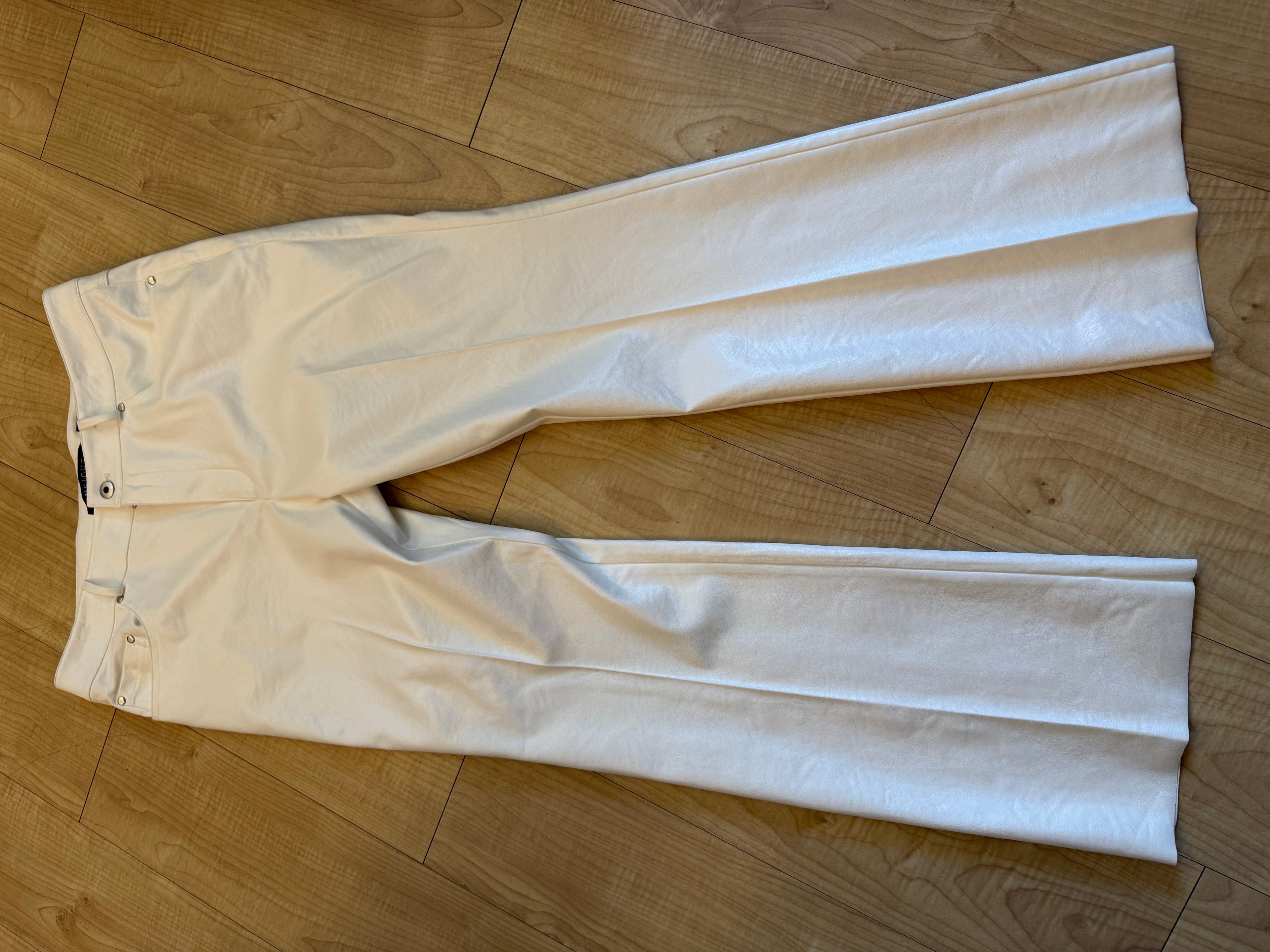 shiny offwhite, Jean