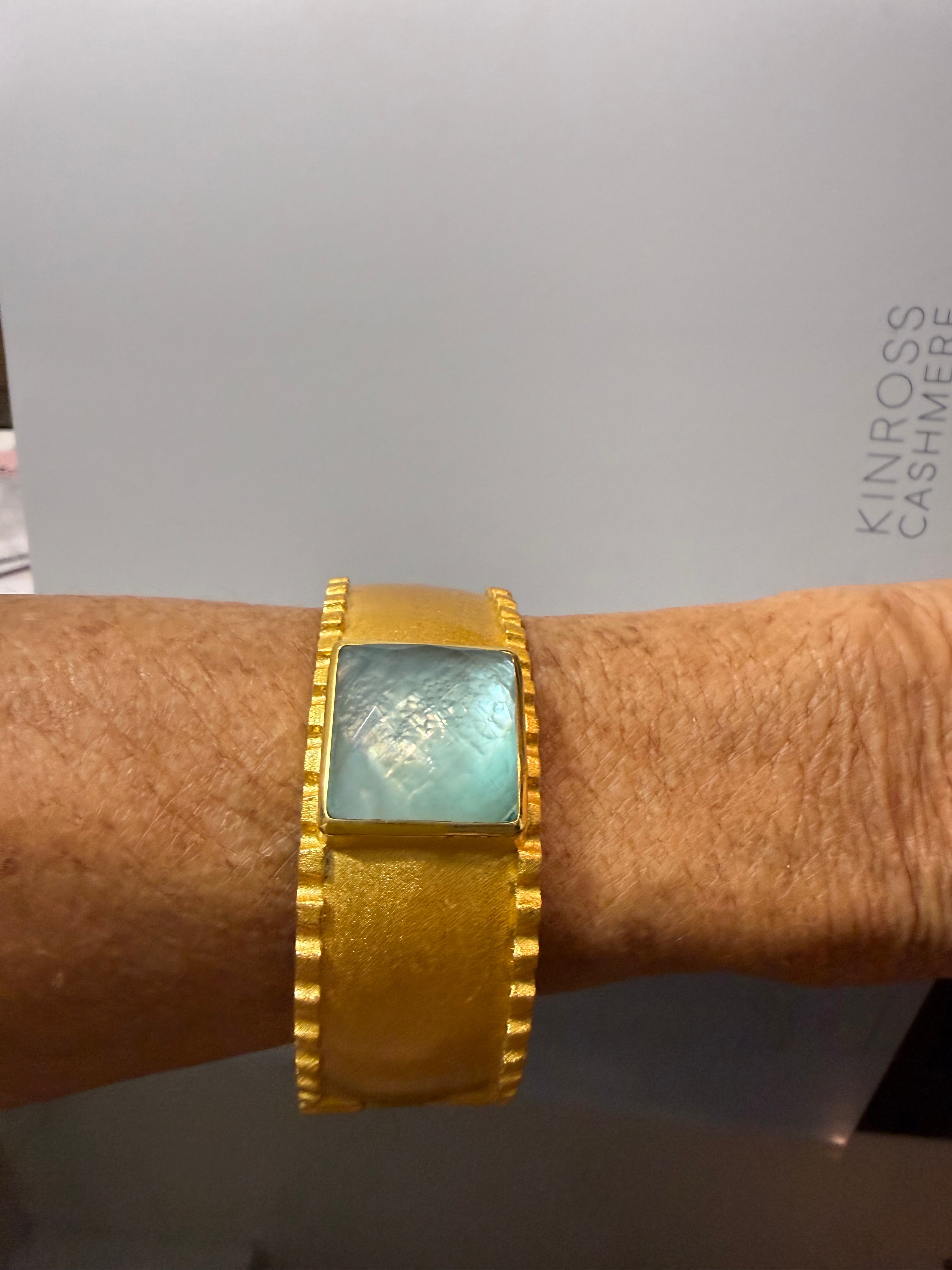 Gold bracelet with Square Aquamist Stone