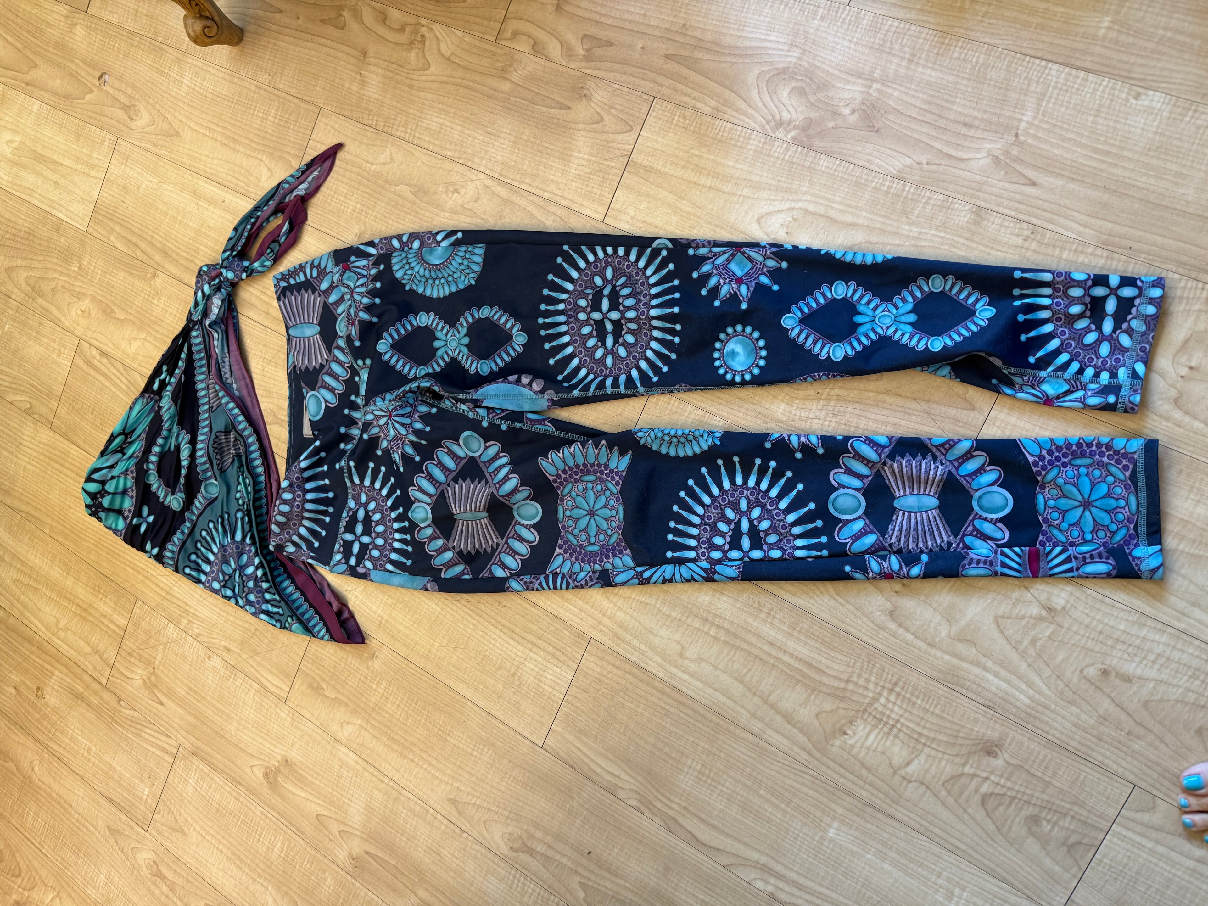 Concho, Print, legging and Scarf