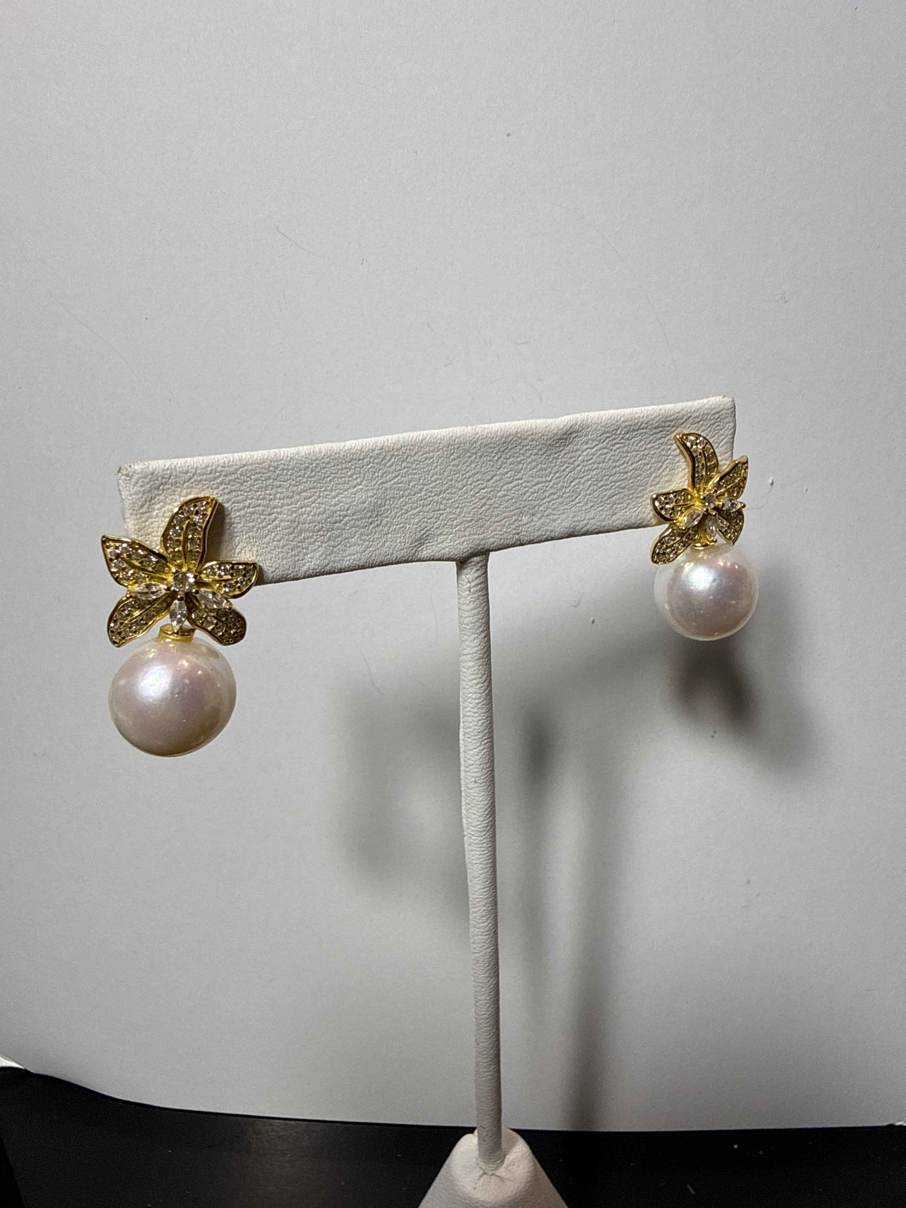 flower leafs and pearl studs