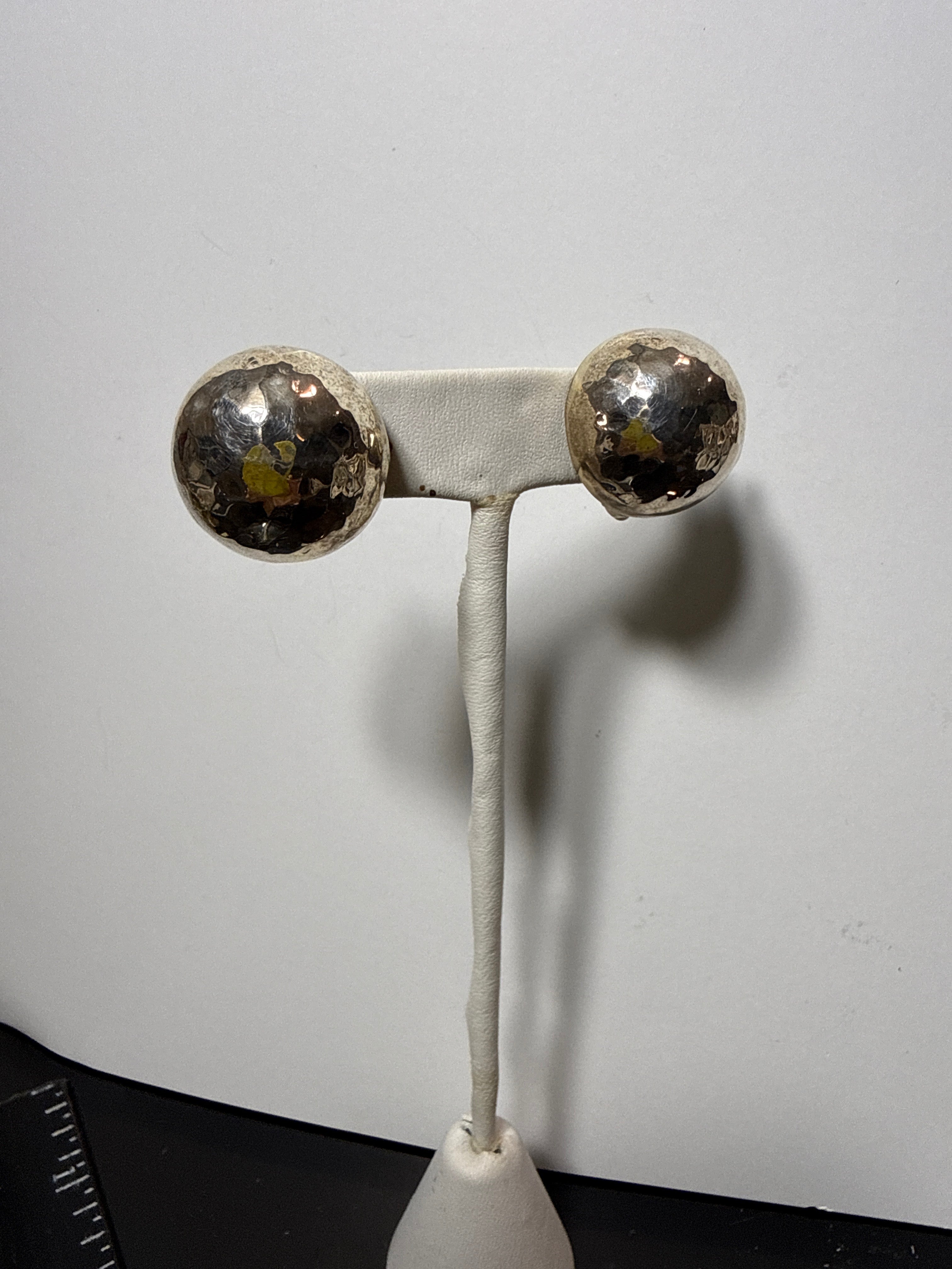 Hammered Silver dome Clips