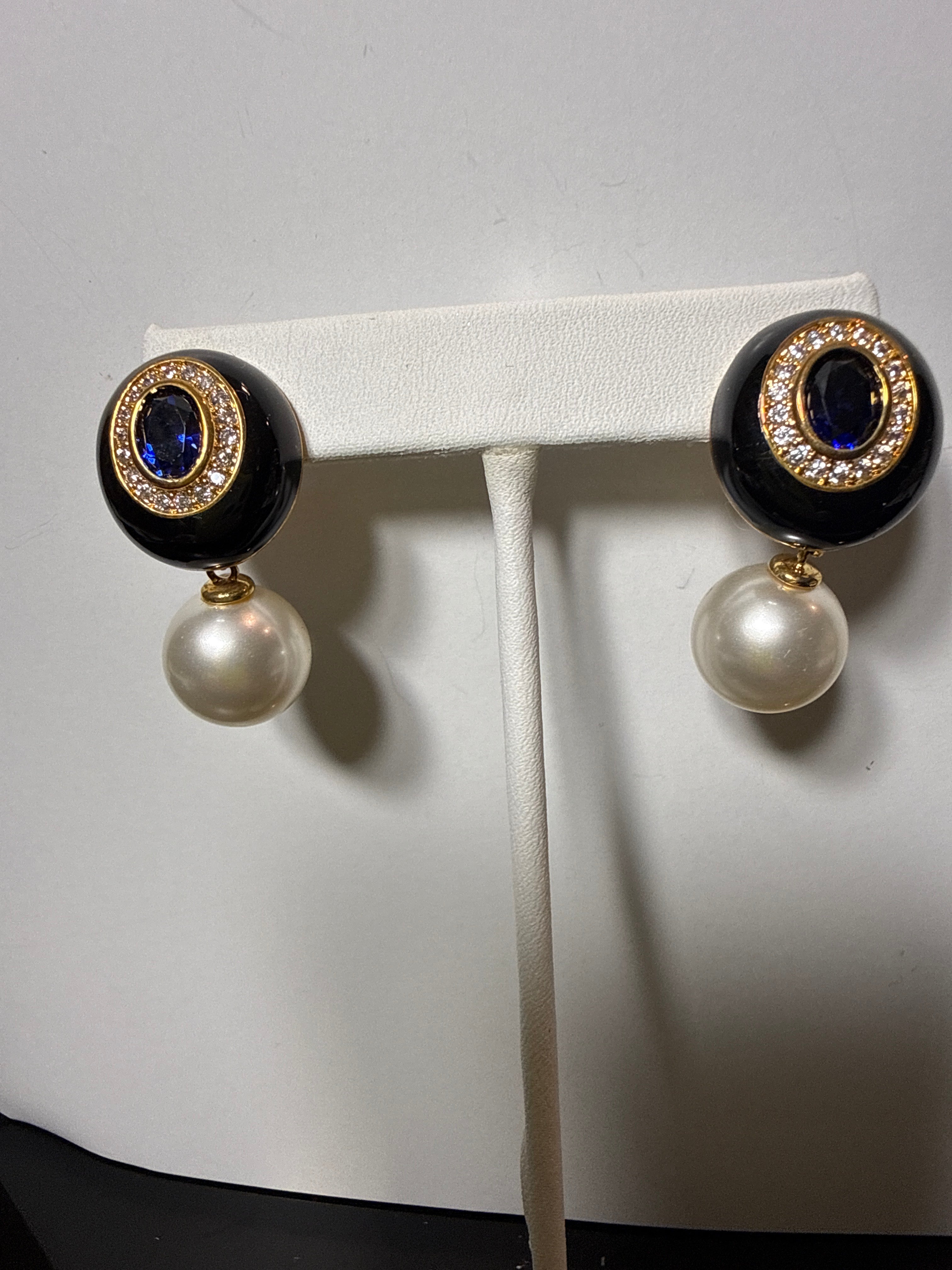 Black enamel,Sapphire centers with pearls