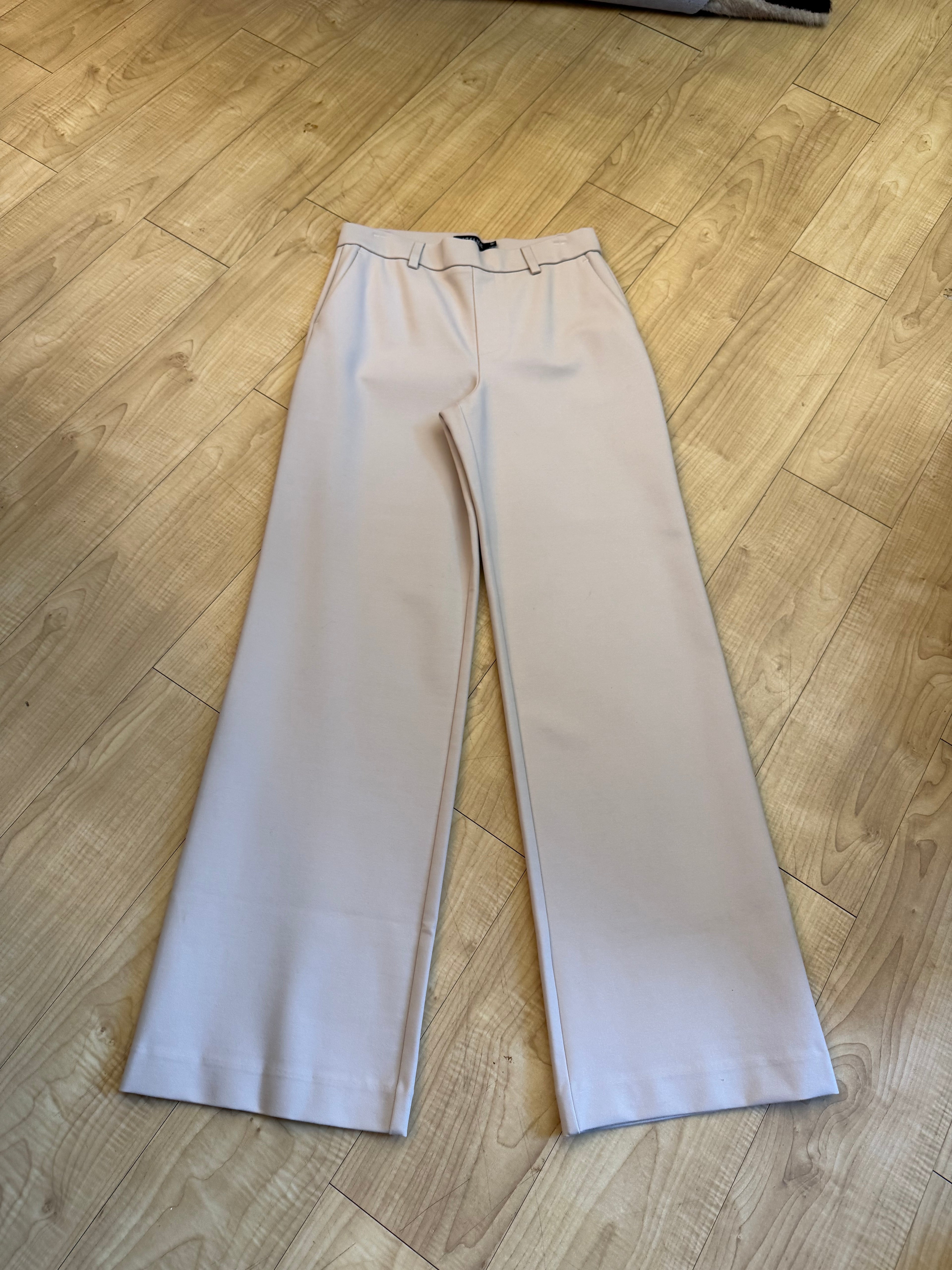 classic pull on pant.