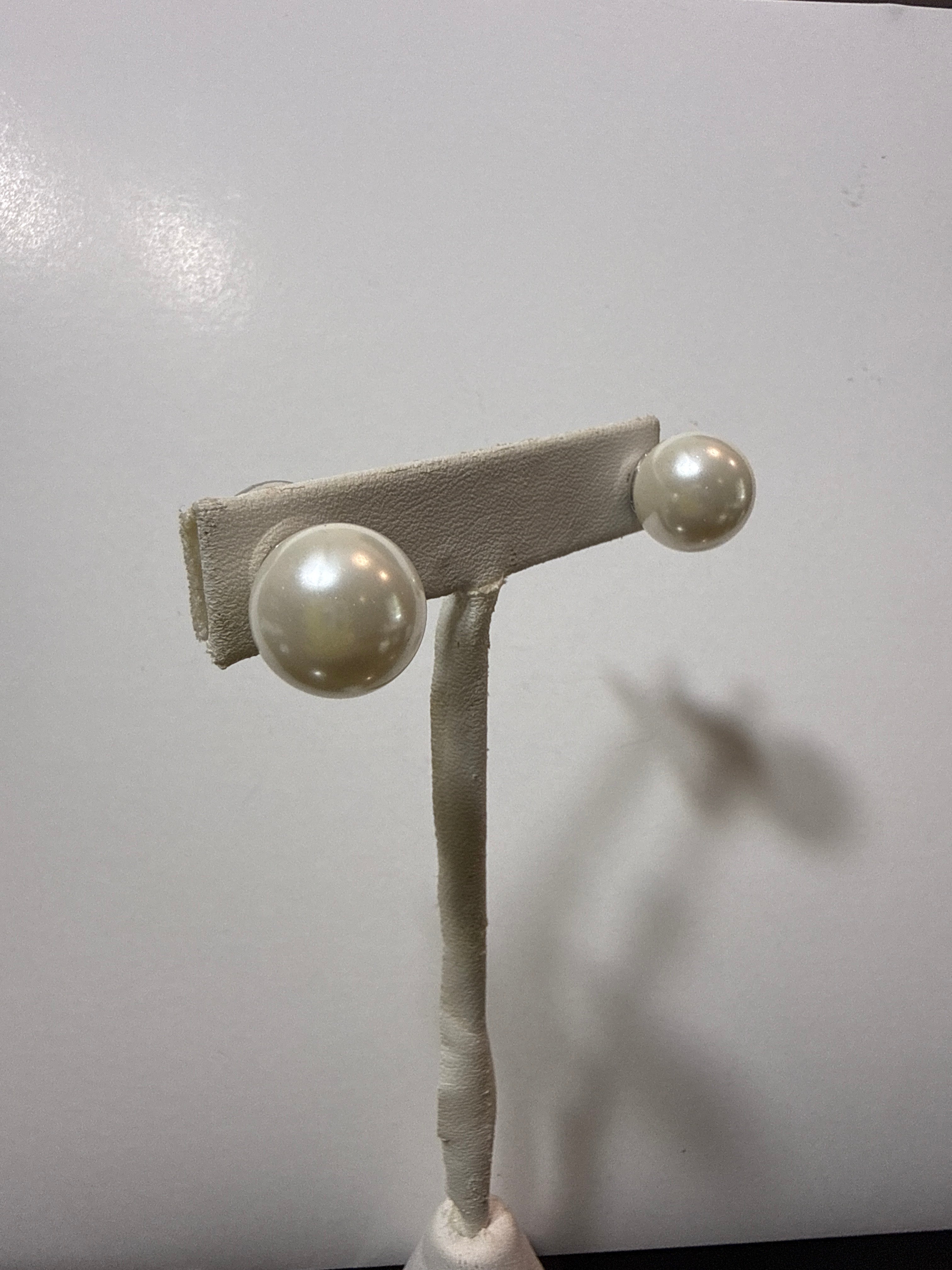 12mm White Pearls